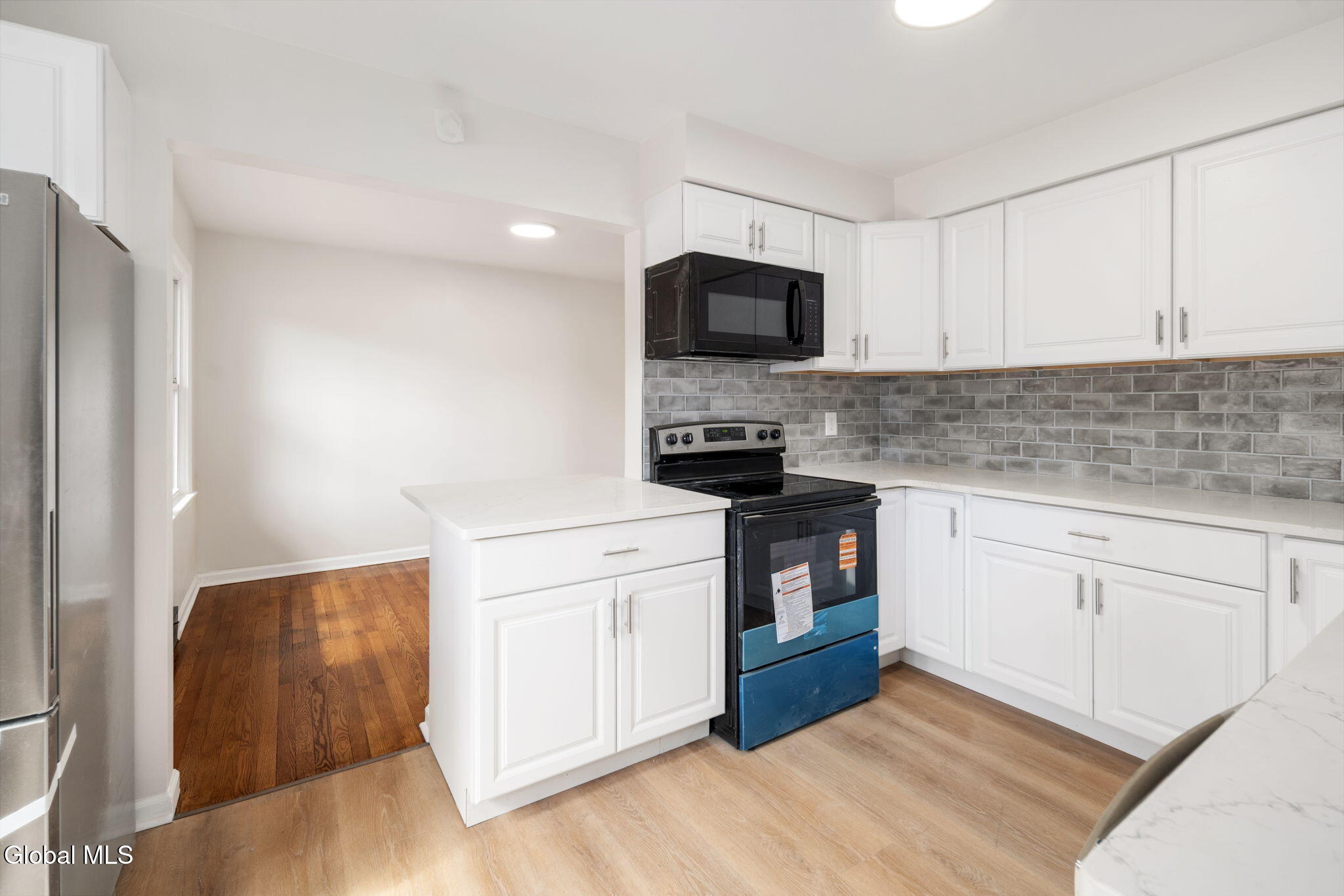 1030 Atateka Road Niskayuna, NY 12309 - Photo 10 of 44 11-1030AtatekaRd_11