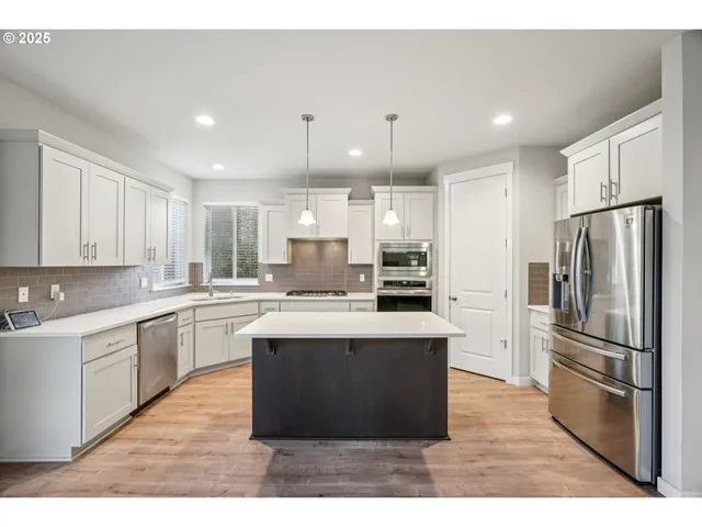 $769,900 | 11788 Southeast Horse Tail Fls Way, Happy Valley, OR 97086