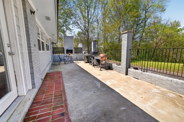$259,000 | 145 East Maple Street, Dresden, TN 38225