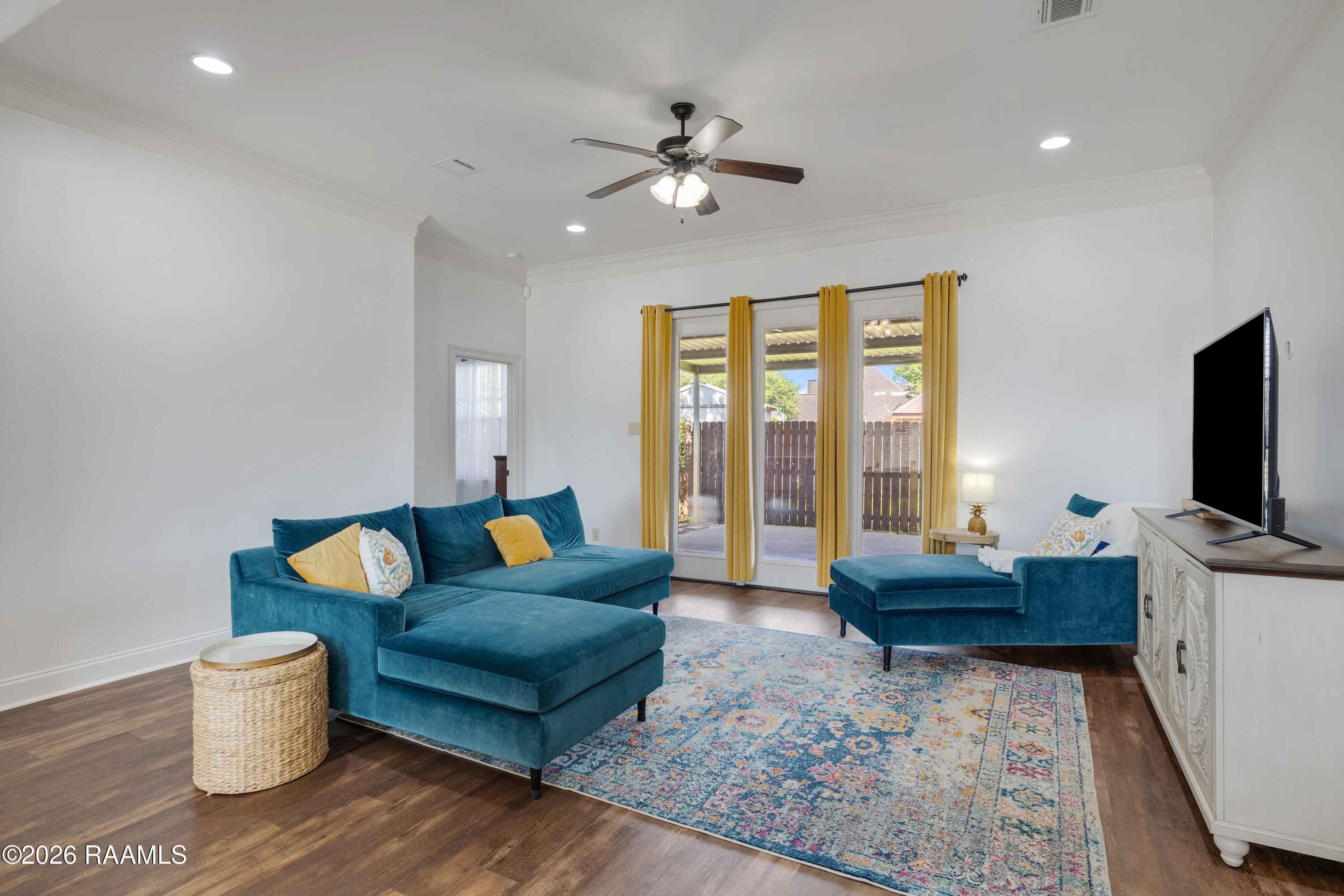 117 Range Drive Lafayette, LA 70508 - Photo 4 of 24 Living Room
