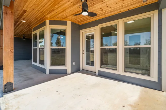 $345,000 | 171 Pearl Court, Onalaska, TX 77360