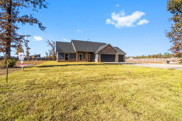 $345,000 | 171 Pearl Court, Onalaska, TX 77360