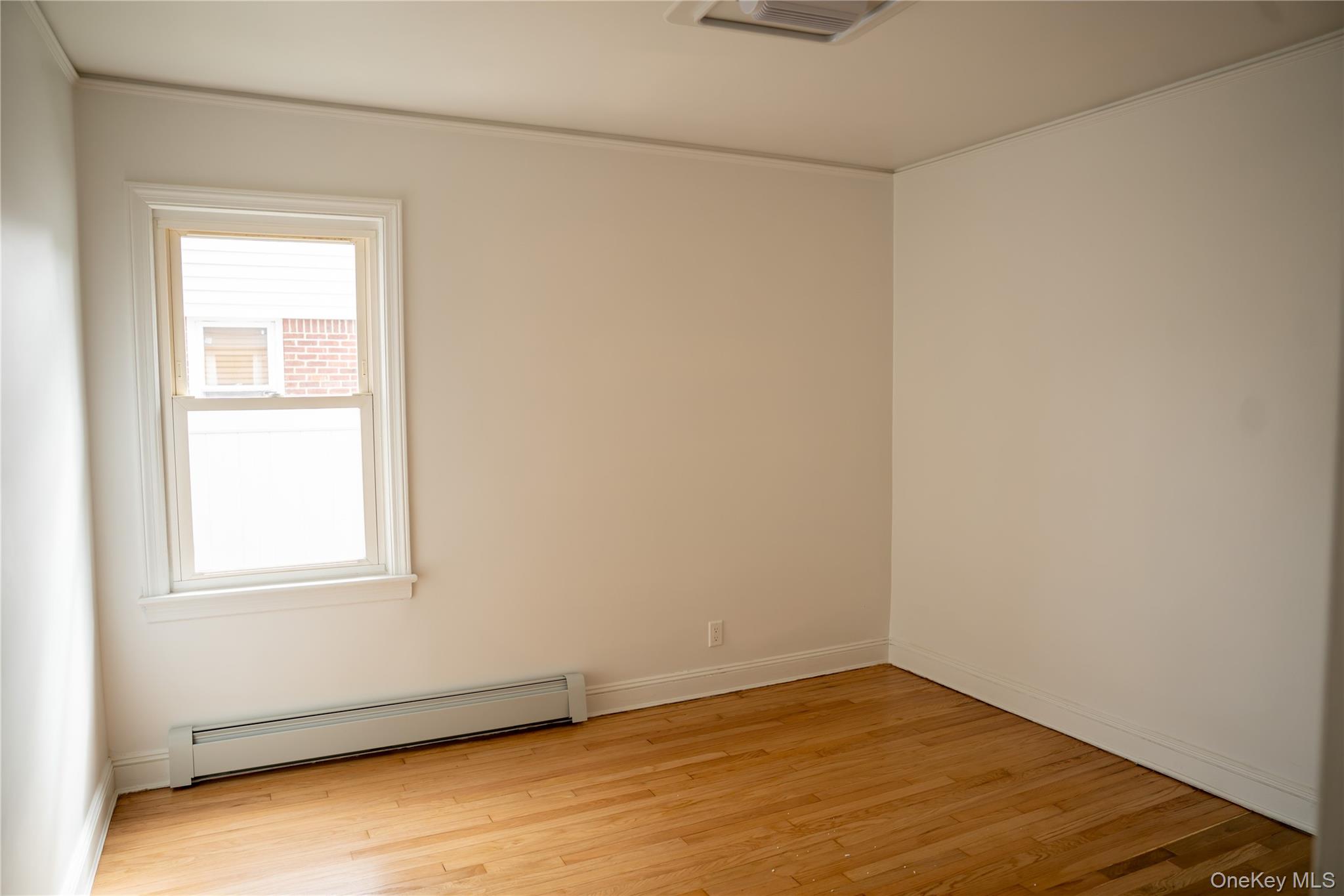 586 Stratford Road Baldwin, NY 11510 - Photo 6 of 36 Gallery Image 6