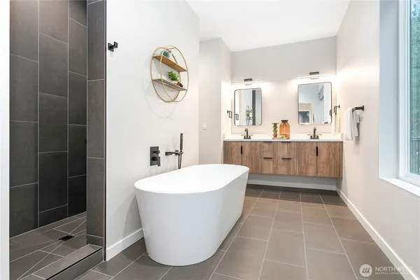 $825,000 | 8 Valley View Circle, Bellingham, WA 98229