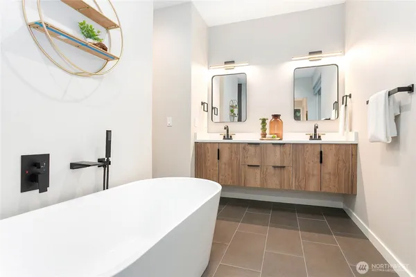 $825,000 | 8 Valley View Circle, Bellingham, WA 98229