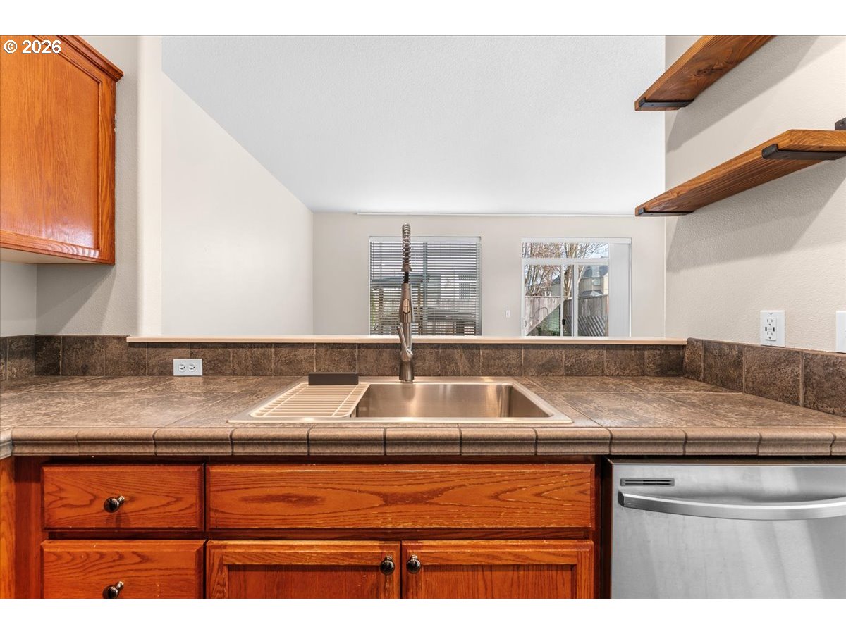 17257 Southwest Berkeley Lane Beaverton, OR 97003 - Photo 10 of 48