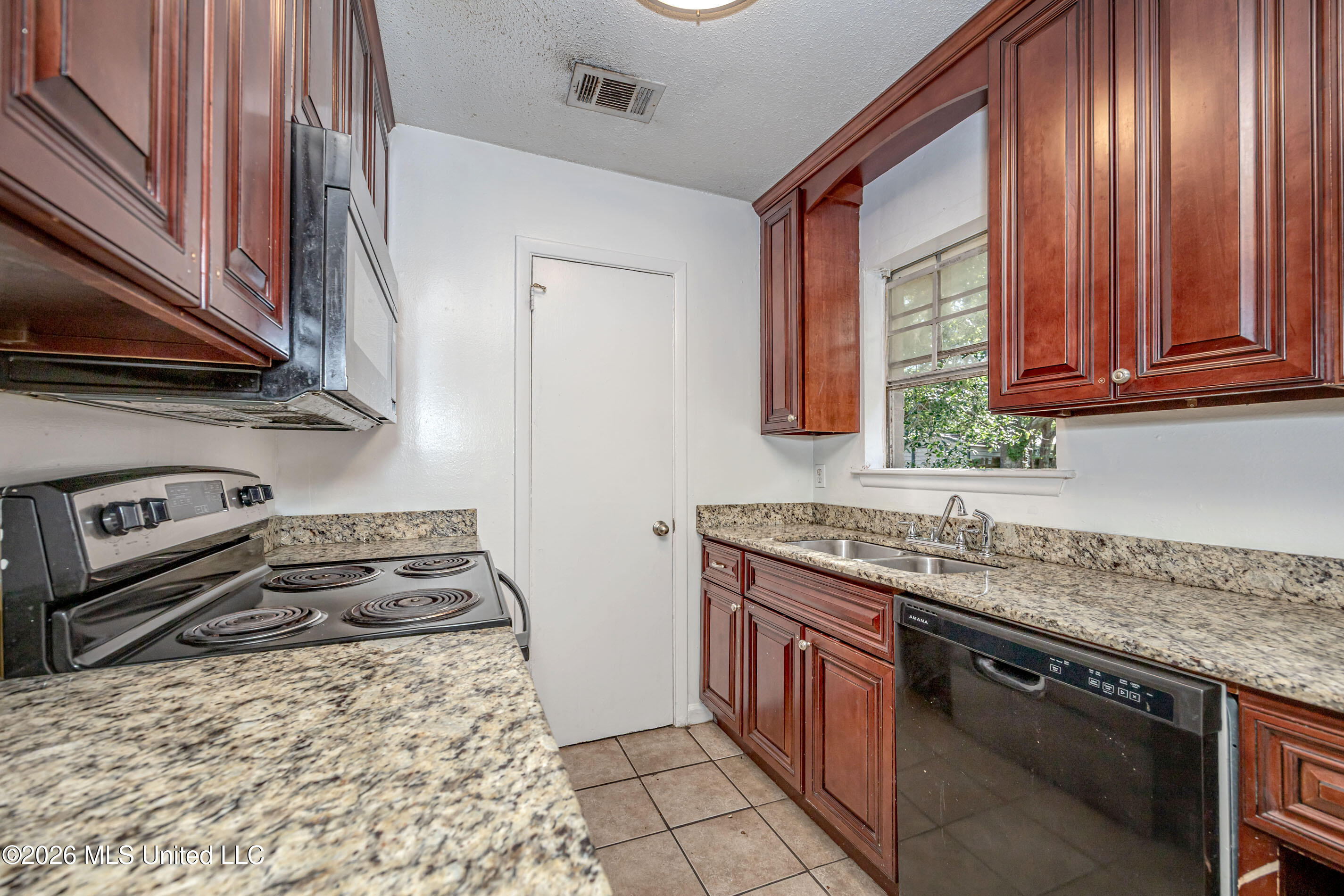 5612 Rose Drive Moss Point, MS 39563 - Photo 11 of 42 IMG_6649