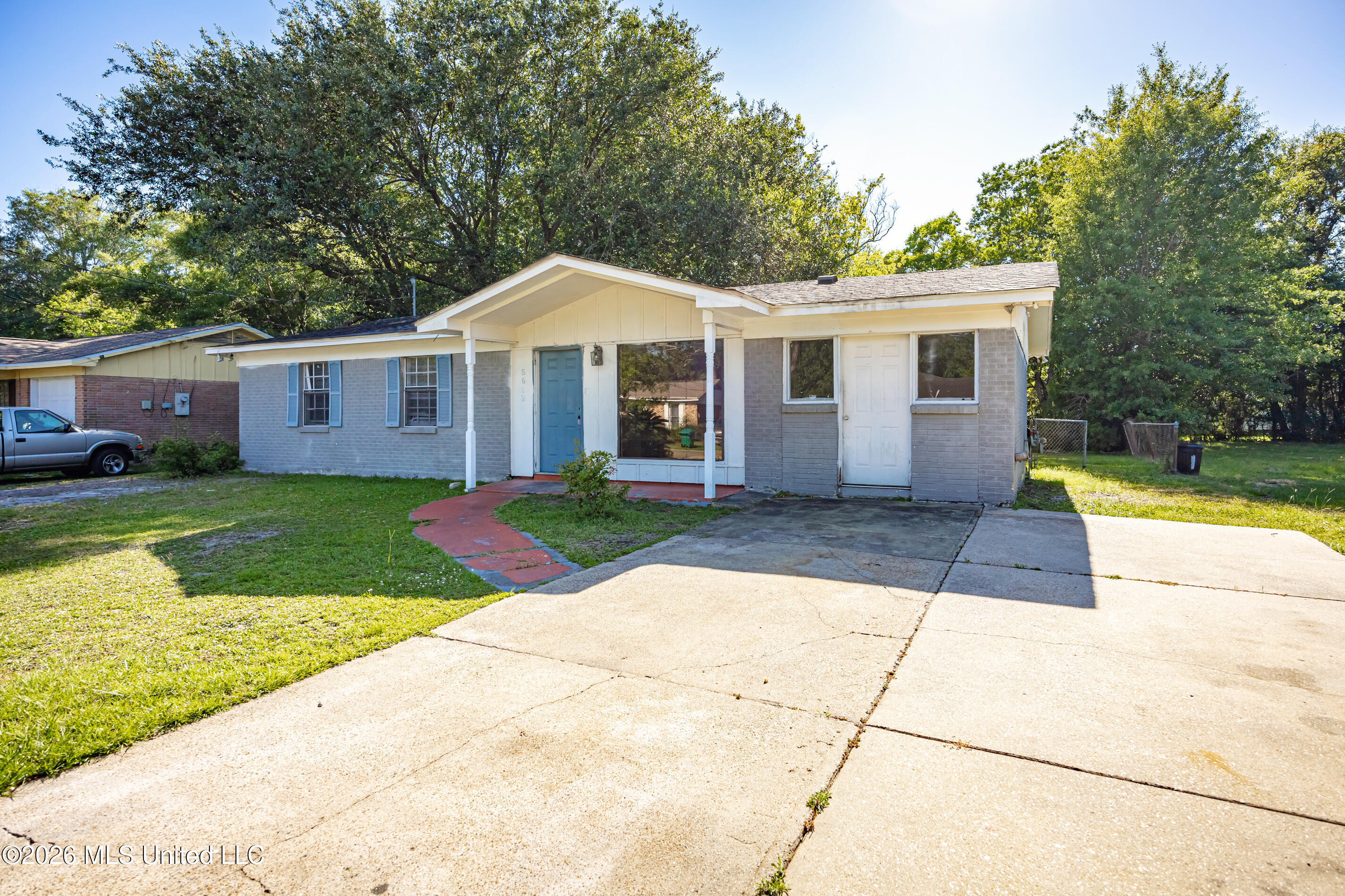 5612 Rose Drive Moss Point, MS 39563 - Photo 2 of 42 IMG_6693