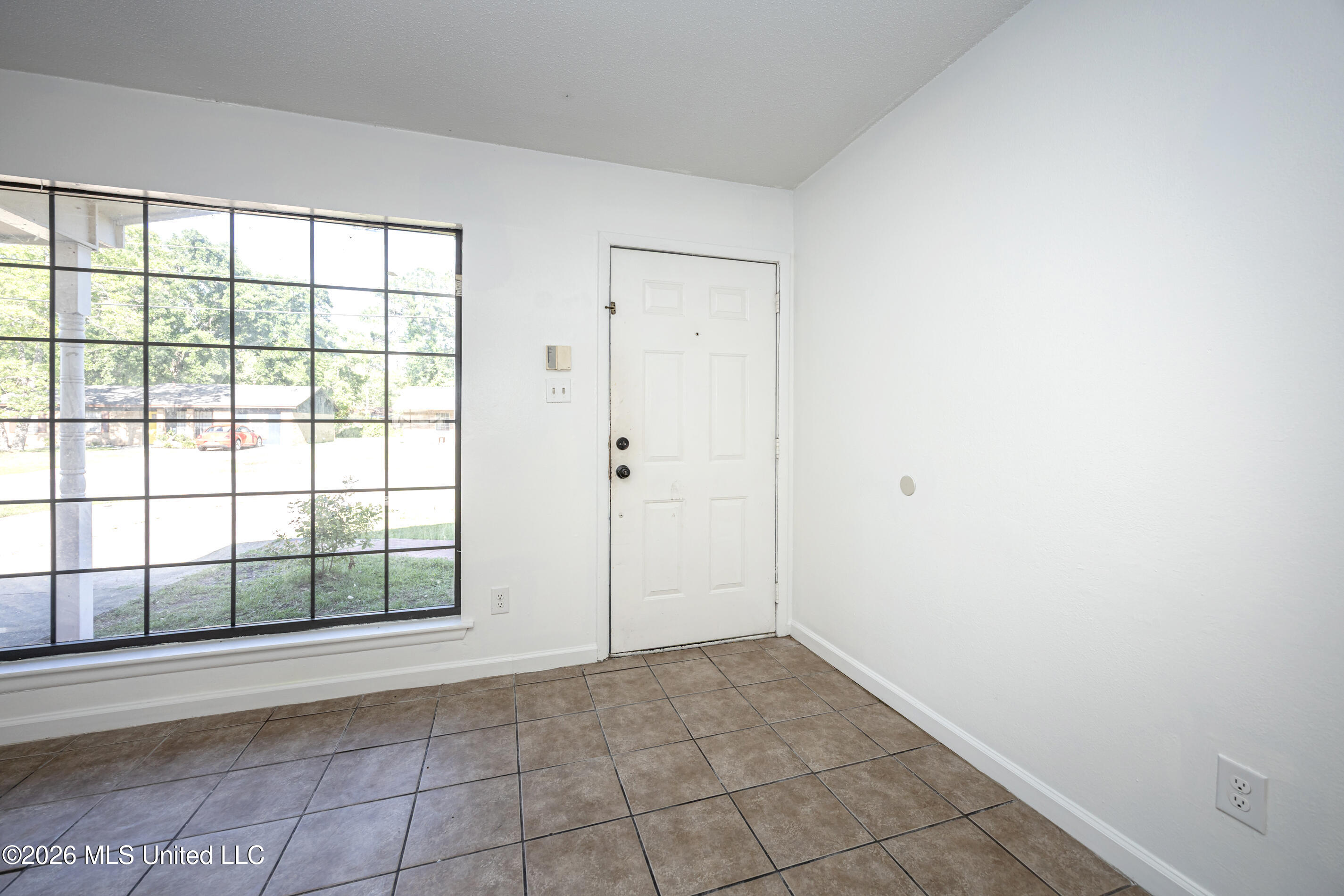 5612 Rose Drive Moss Point, MS 39563 - Photo 4 of 42 IMG_6642