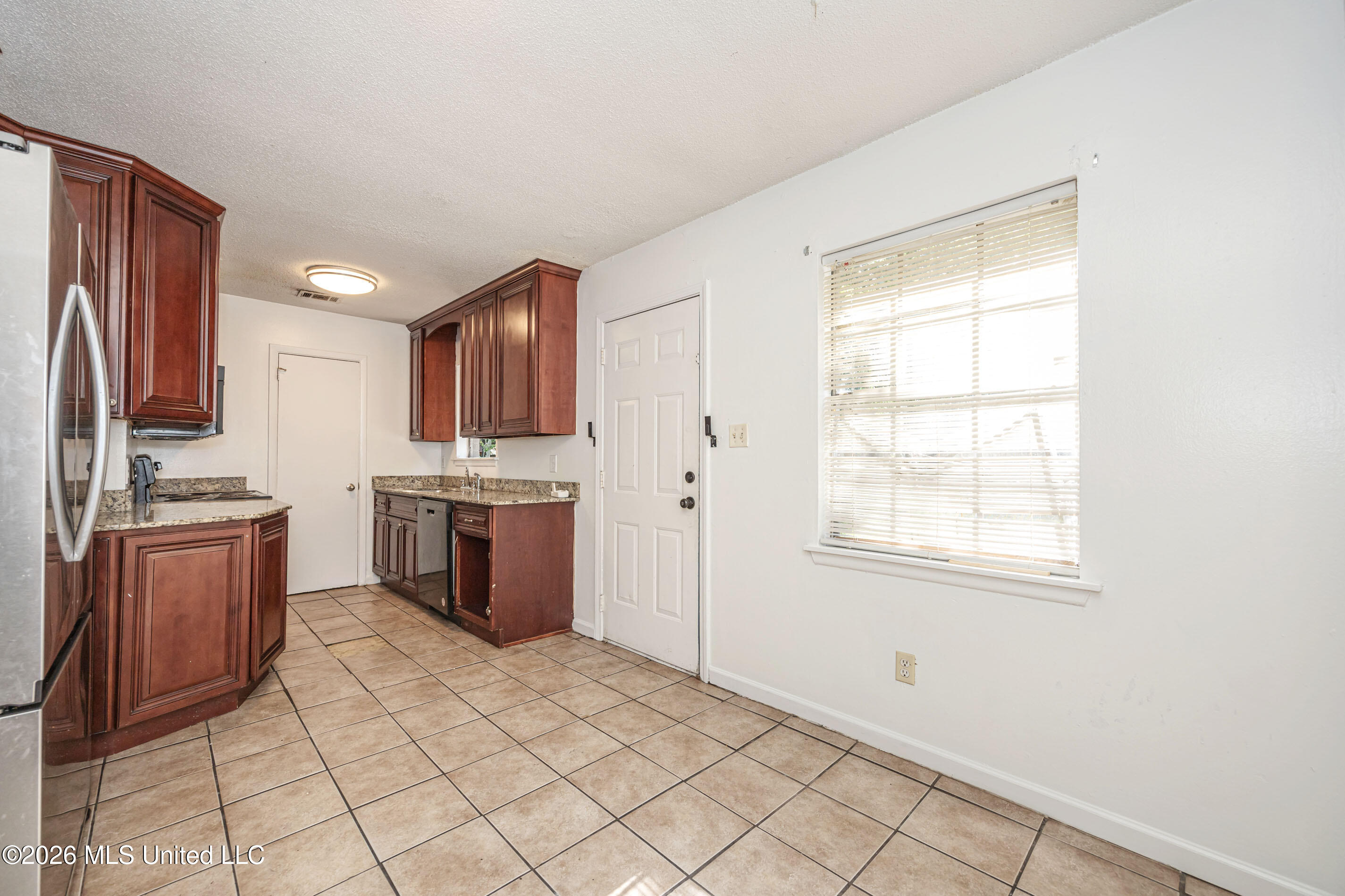 5612 Rose Drive Moss Point, MS 39563 - Photo 8 of 42 IMG_6646