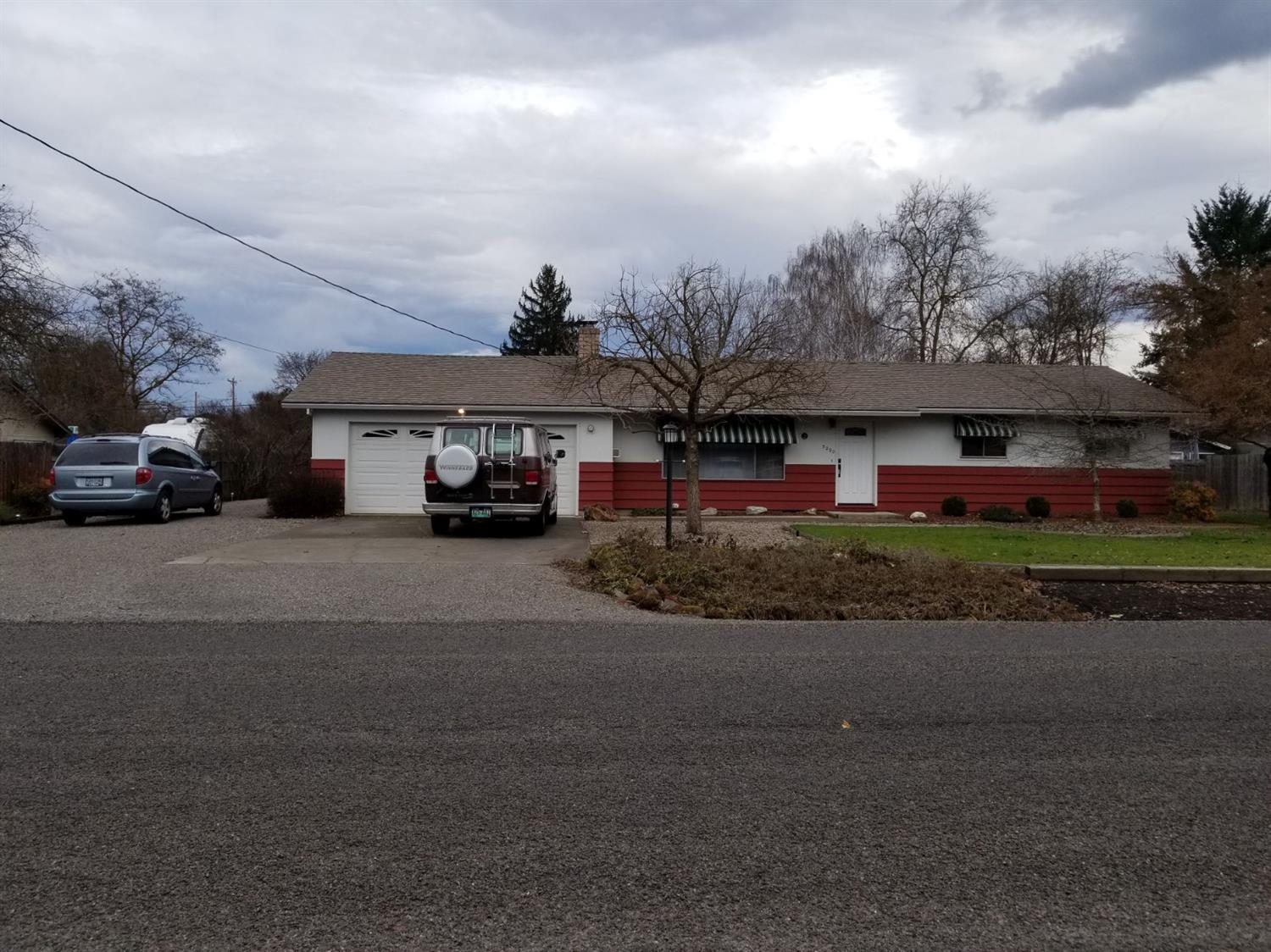 3290 Edella Street Central Point, OR 97502 - Photo 1 of 32 Primary Photo