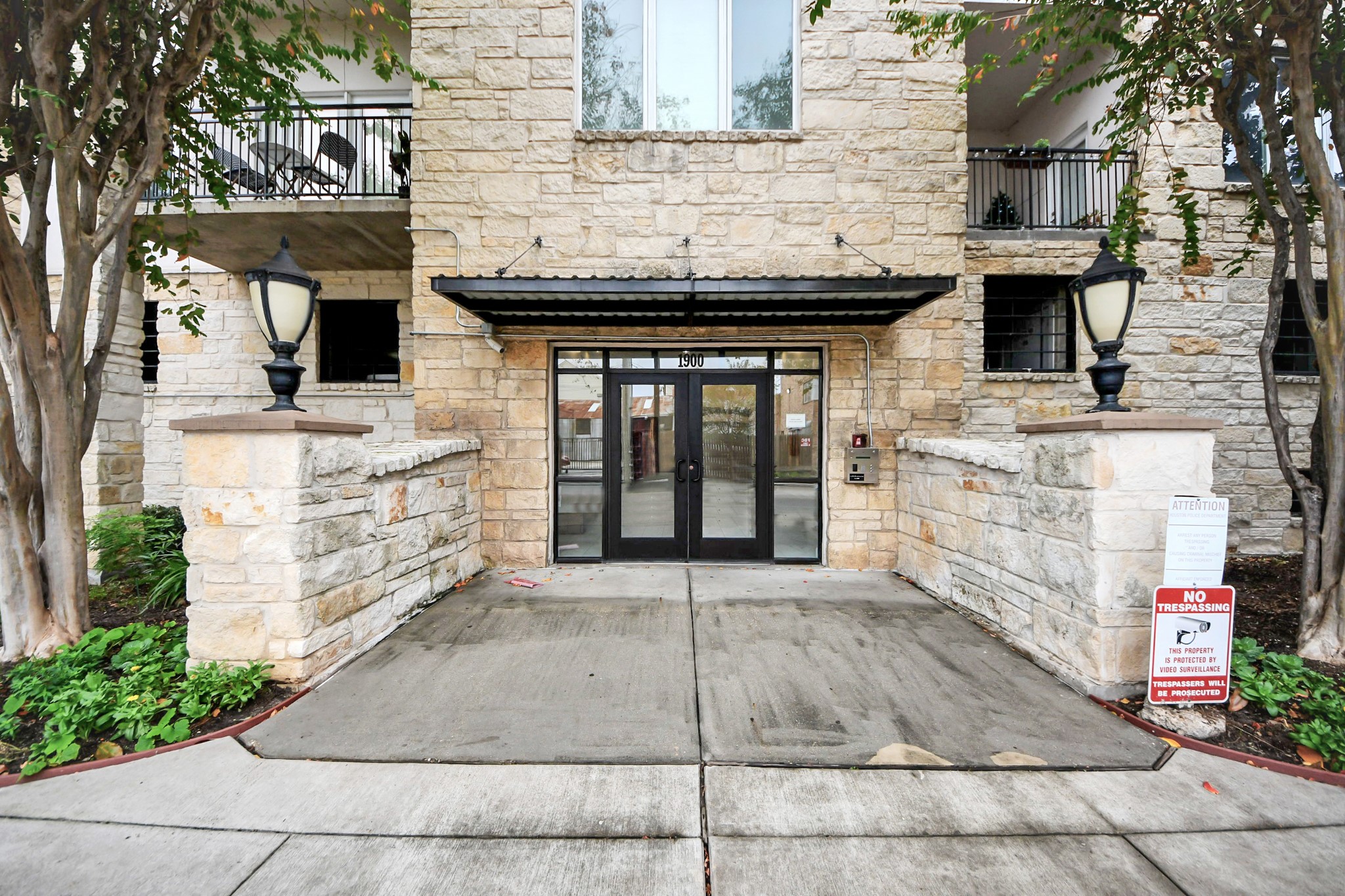 1900 Genesee Street, Unit 204 Houston, TX 77006 - Photo 2 of 40