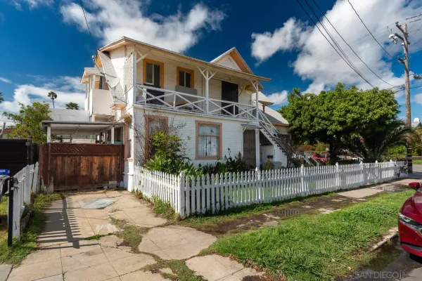$1,050,000 | 4496 Campus Avenue, San Diego, CA 92116