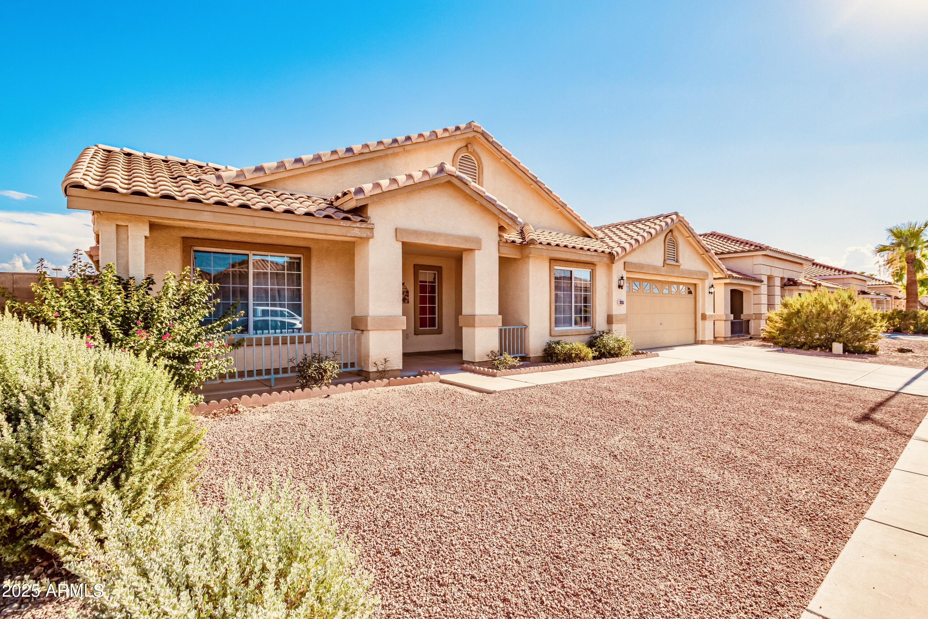 3935 West Charter Oak Road Phoenix, AZ 85029 - Photo 2 of 18 IMG_3924