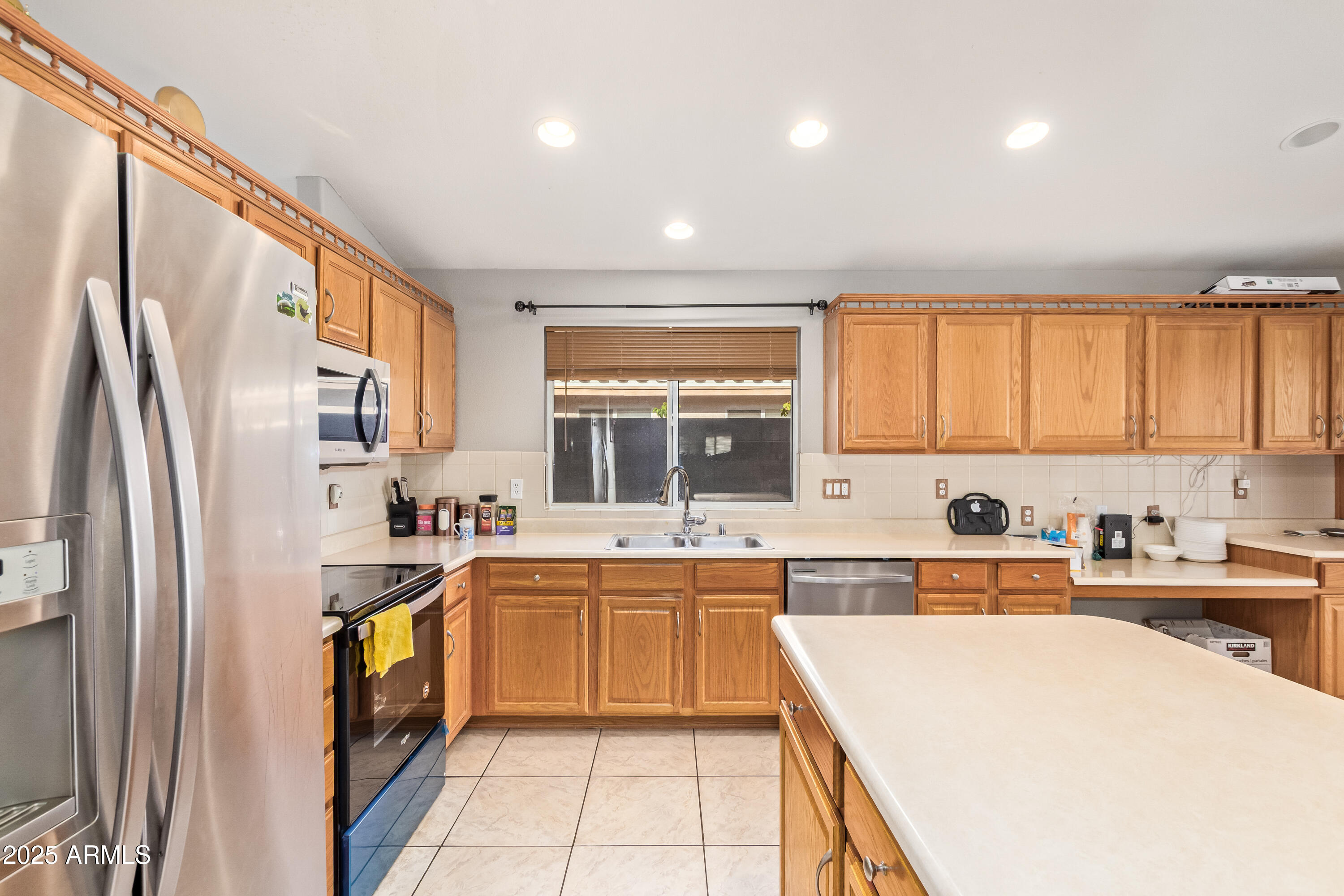 3935 West Charter Oak Road Phoenix, AZ 85029 - Photo 9 of 18 IMG_3931