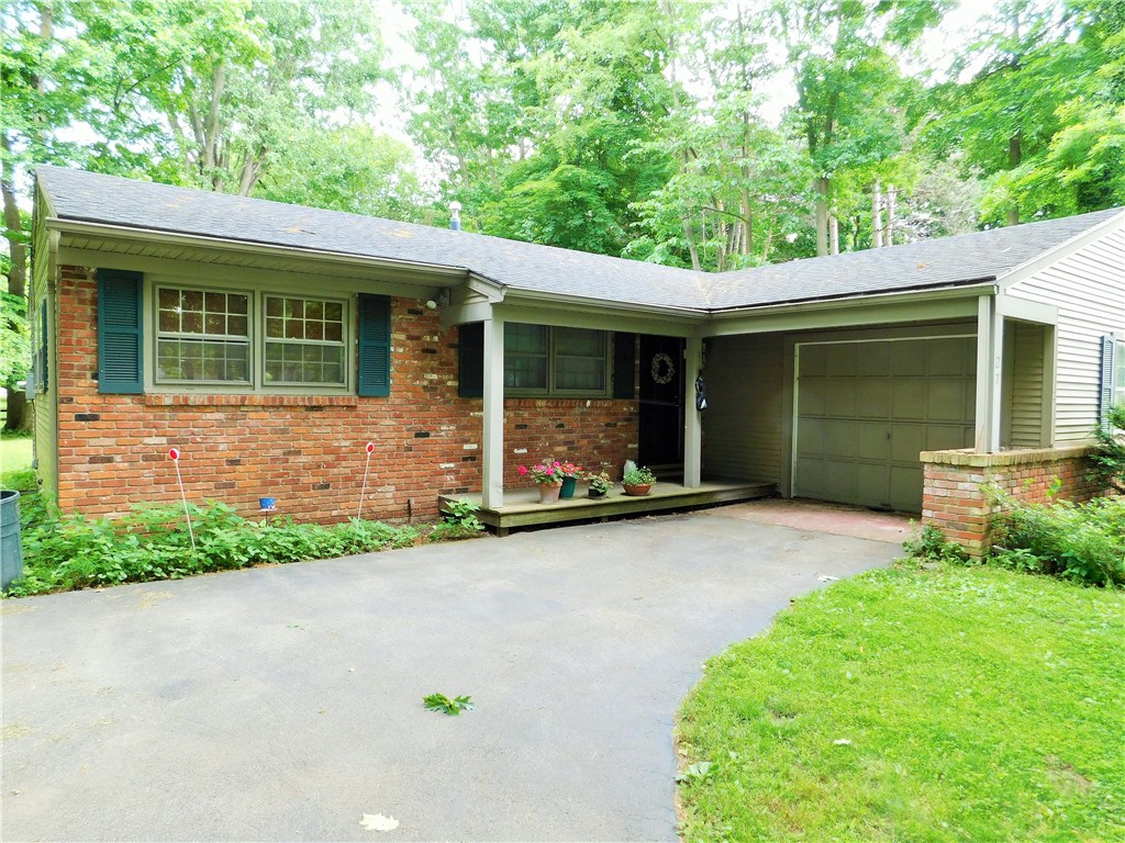 27 Crossfield Road Perinton, NY 14450 - Photo 1 of 1 Gallery Image 1