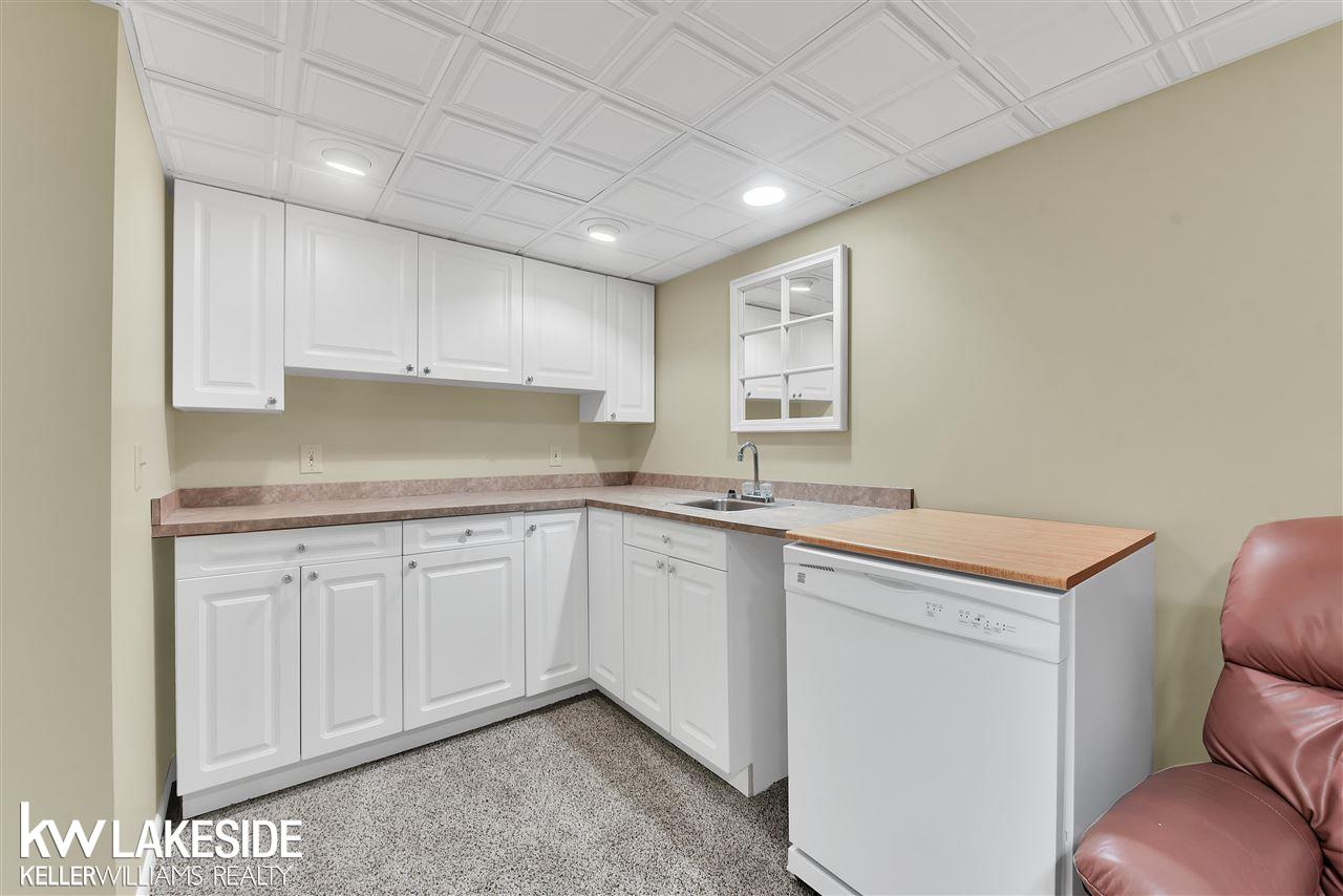 16251 Scenic, Unit 24 Clinton Township, MI 48038 - Photo 24 of 32