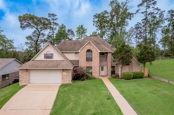 $2,400 | 913 Cherry Hills Drive, Huntsville, TX 77340