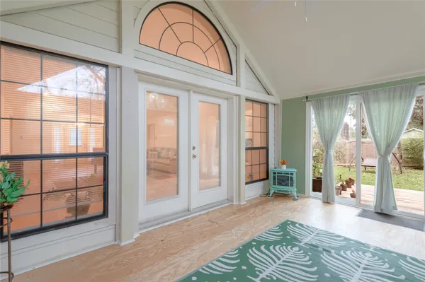 $2,400 | 913 Cherry Hills Drive, Huntsville, TX 77340