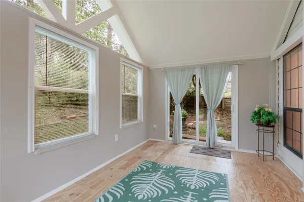 $2,400 | 913 Cherry Hills Drive, Huntsville, TX 77340