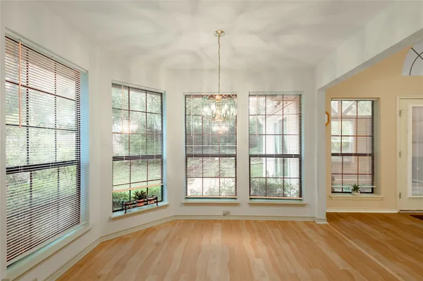 $2,400 | 913 Cherry Hills Drive, Huntsville, TX 77340