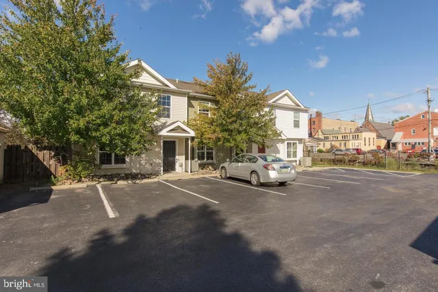 $1,575 | 56 South Charlotte Street, Unit B3, Pottstown, PA 19464
