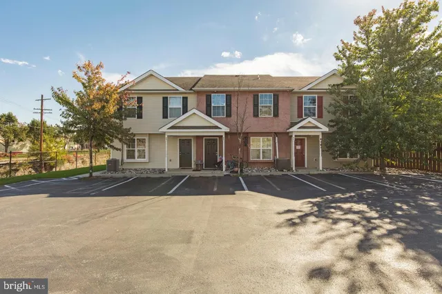 $1,575 | 56 South Charlotte Street, Unit B3, Pottstown, PA 19464