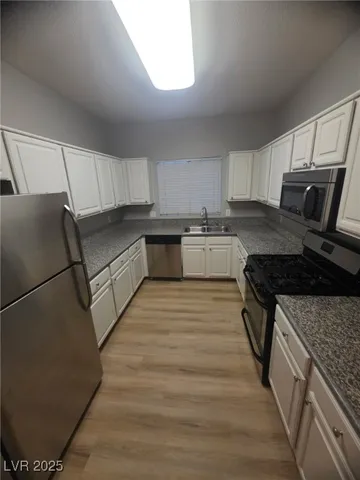 $1,900 | 5250 South Rainbow Boulevard, Unit 2181, Las Vegas, NV 89118