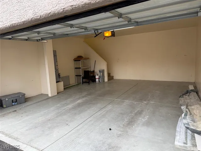 $1,900 | 5250 South Rainbow Boulevard, Unit 2181, Las Vegas, NV 89118