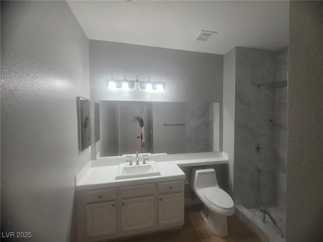 $1,900 | 5250 South Rainbow Boulevard, Unit 2181, Las Vegas, NV 89118