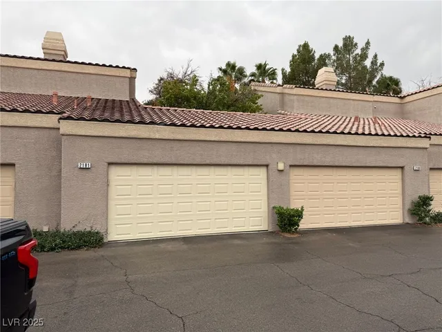 $1,900 | 5250 South Rainbow Boulevard, Unit 2181, Las Vegas, NV 89118