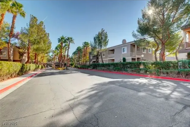 $1,900 | 5250 South Rainbow Boulevard, Unit 2181, Las Vegas, NV 89118