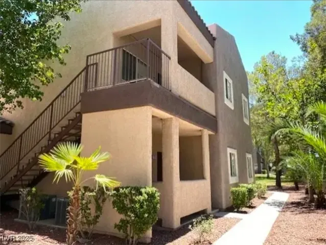 $1,900 | 5250 South Rainbow Boulevard, Unit 2181, Las Vegas, NV 89118