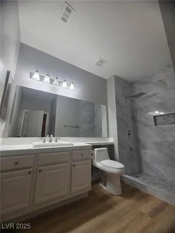 $1,900 | 5250 South Rainbow Boulevard, Unit 2181, Las Vegas, NV 89118