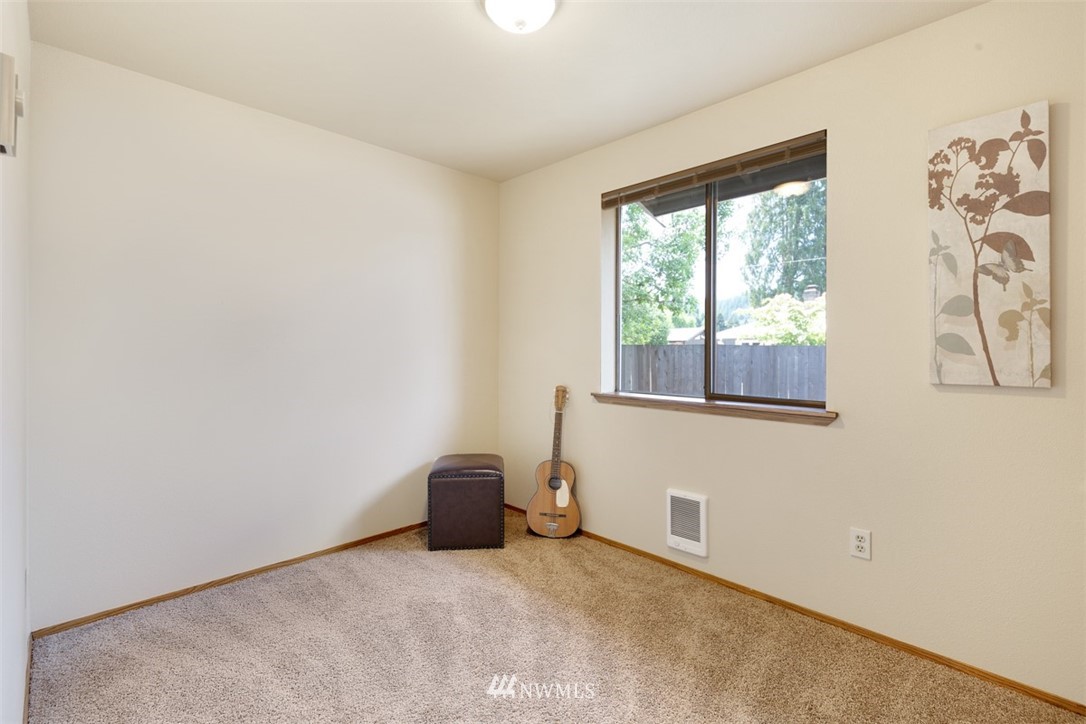 31803 West Rutherford Street Carnation, WA 98014 - Photo 12 of 19 Gallery Image 12