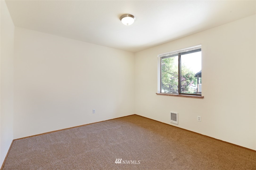 31803 West Rutherford Street Carnation, WA 98014 - Photo 14 of 19 Gallery Image 14