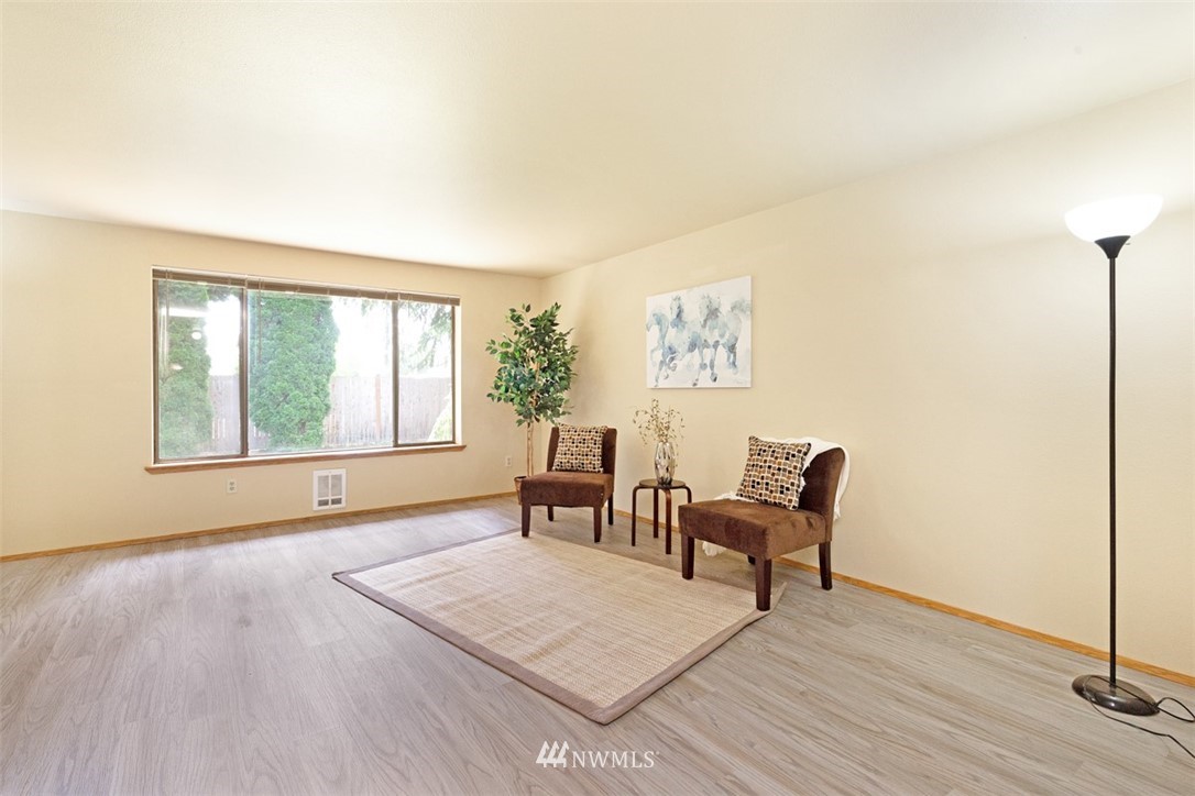 31803 West Rutherford Street Carnation, WA 98014 - Photo 3 of 19 Gallery Image 3