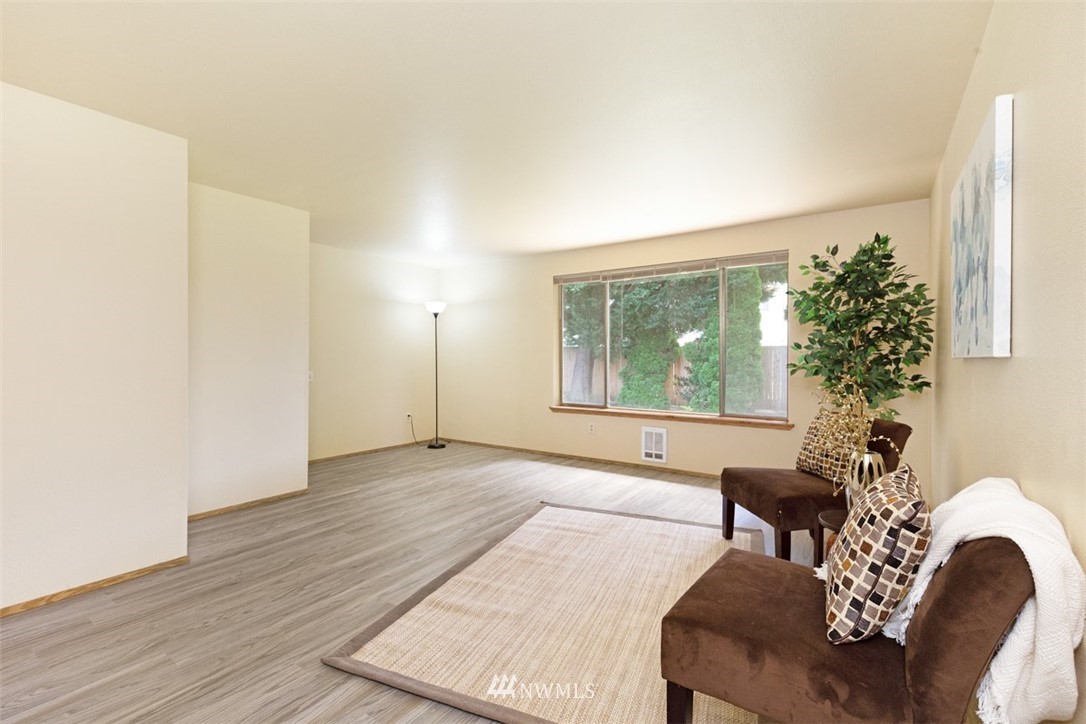 31803 West Rutherford Street Carnation, WA 98014 - Photo 5 of 19 Gallery Image 5
