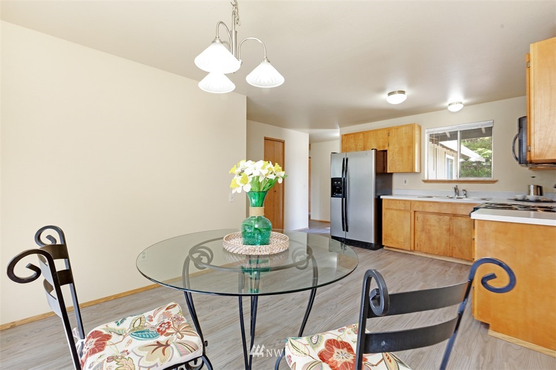 31803 West Rutherford Street Carnation, WA 98014 - Photo 8 of 19 Gallery Image 8