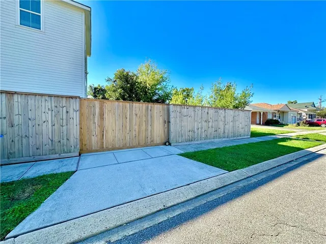 $2,700 | 4558 Frenchmen Street, New Orleans, LA 70122