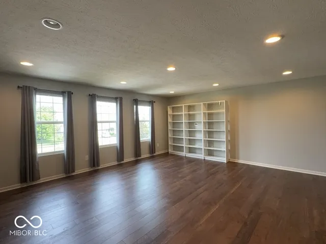 $2,500 | 13213 Isle Of Man Way, Fishers, IN 46037