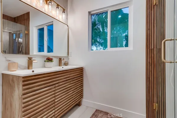 $9,600 | 4016 6th Avenue, Leimert Park, CA 90008