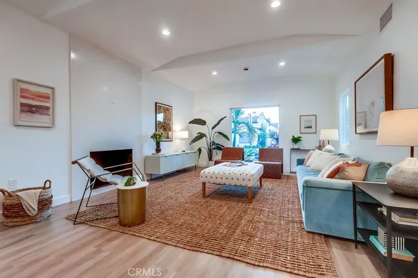 $9,600 | 4016 6th Avenue, Leimert Park, CA 90008