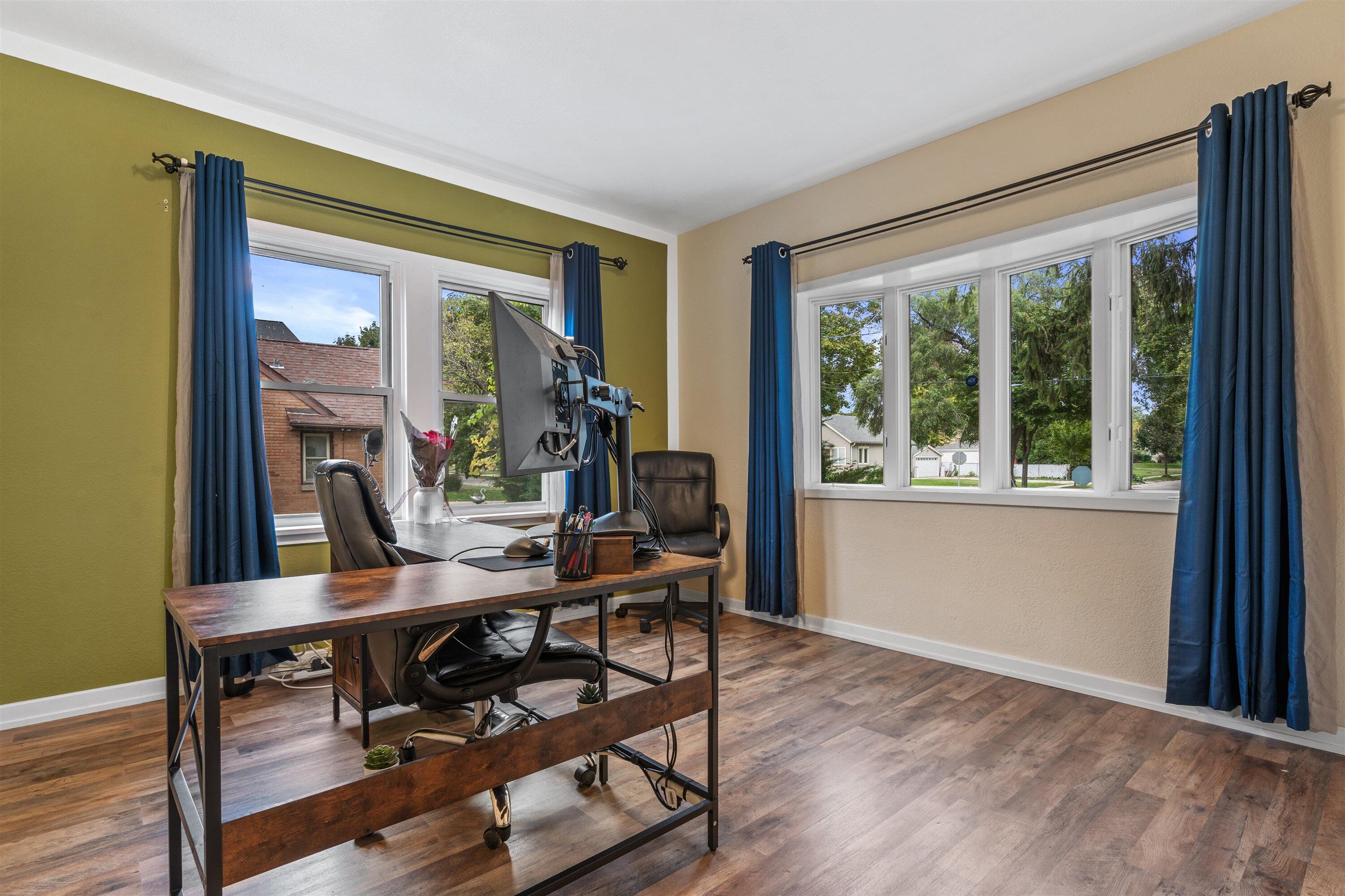 4353 South 5th Street Milwaukee, WI 53207 - Photo 10 of 61 Main Floor Room- Den/Office or Bedroom 7