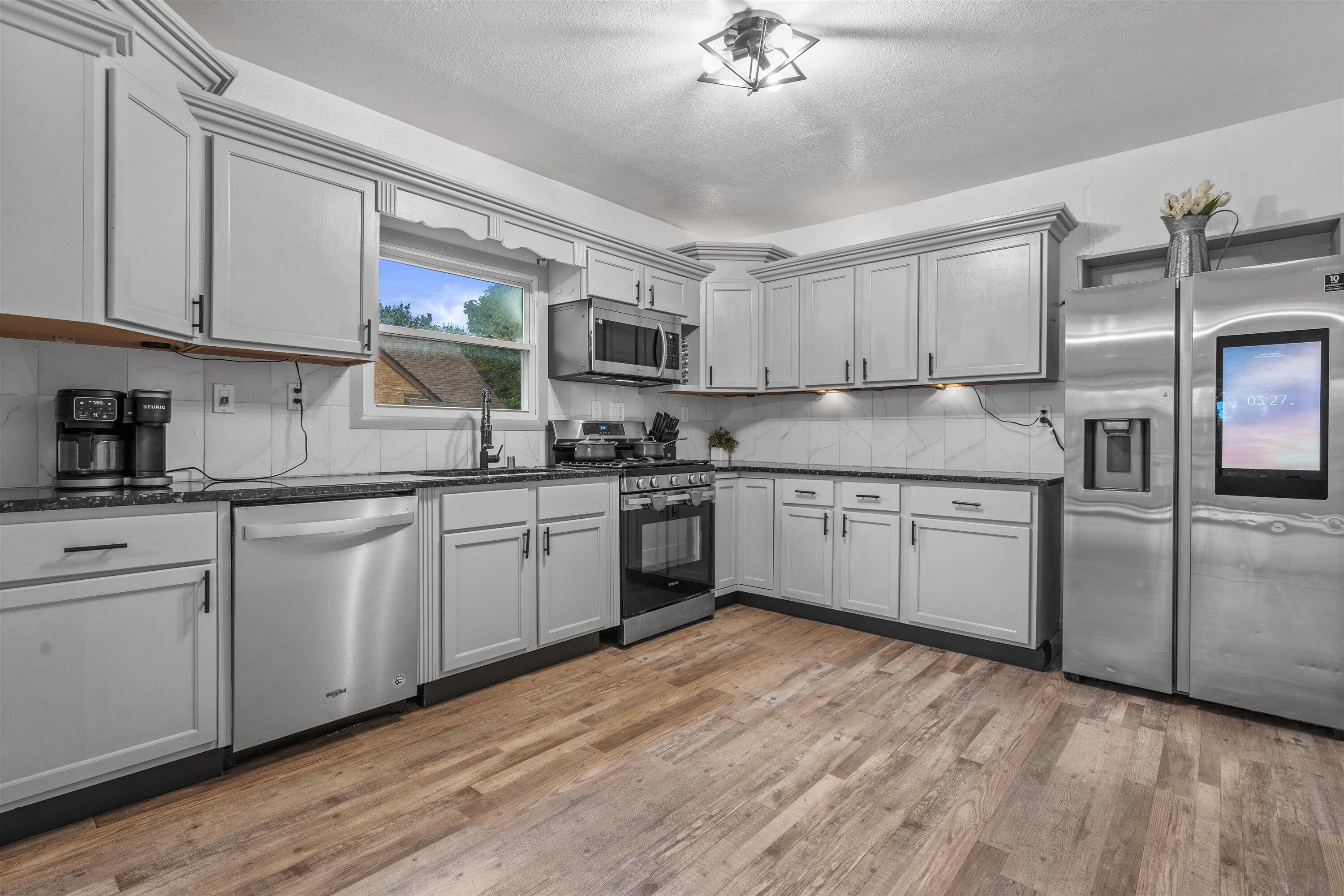 4353 South 5th Street Milwaukee, WI 53207 - Photo 16 of 61 Large Updated Kitchen