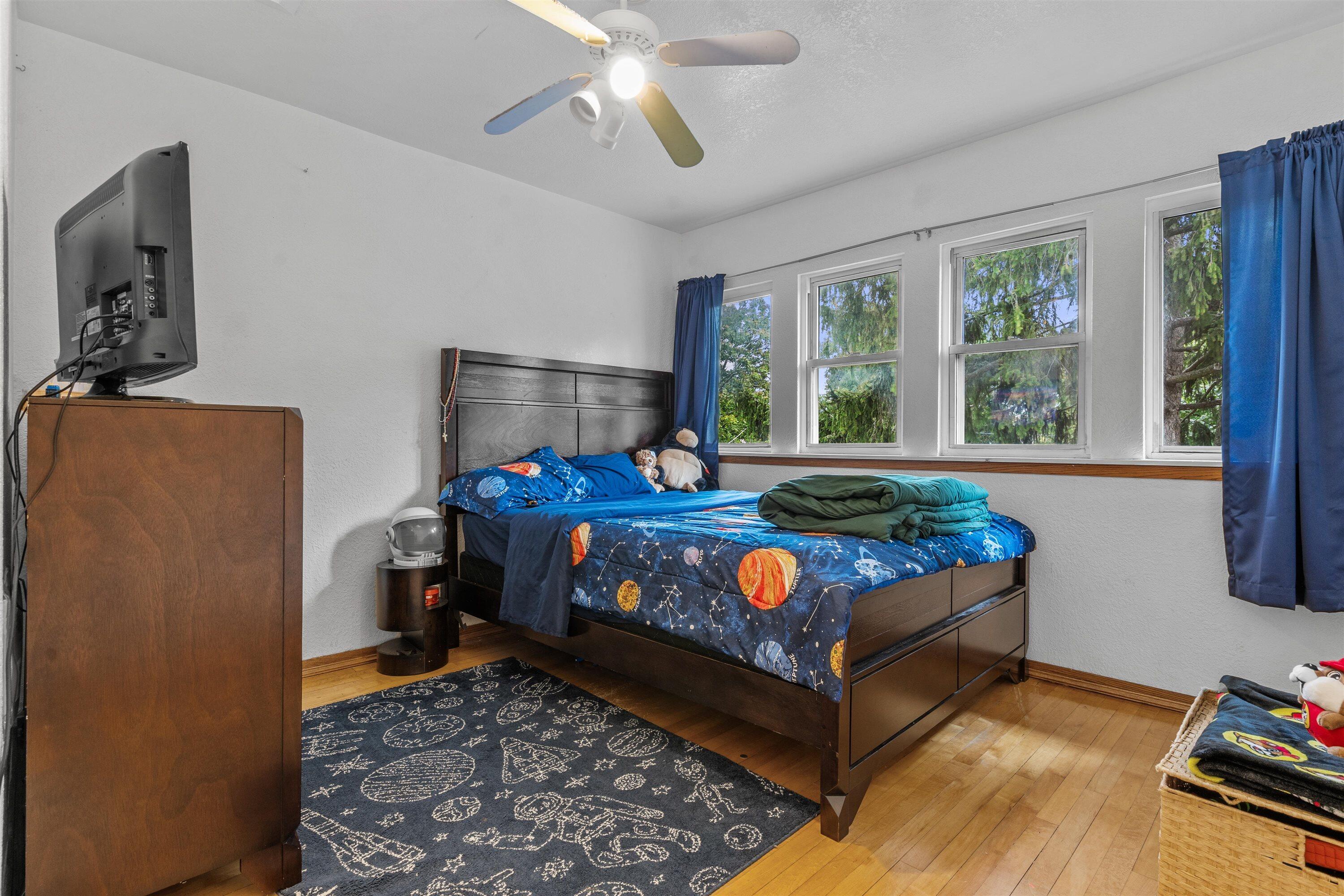 4353 South 5th Street Milwaukee, WI 53207 - Photo 26 of 61 2nd Floor Bedroom