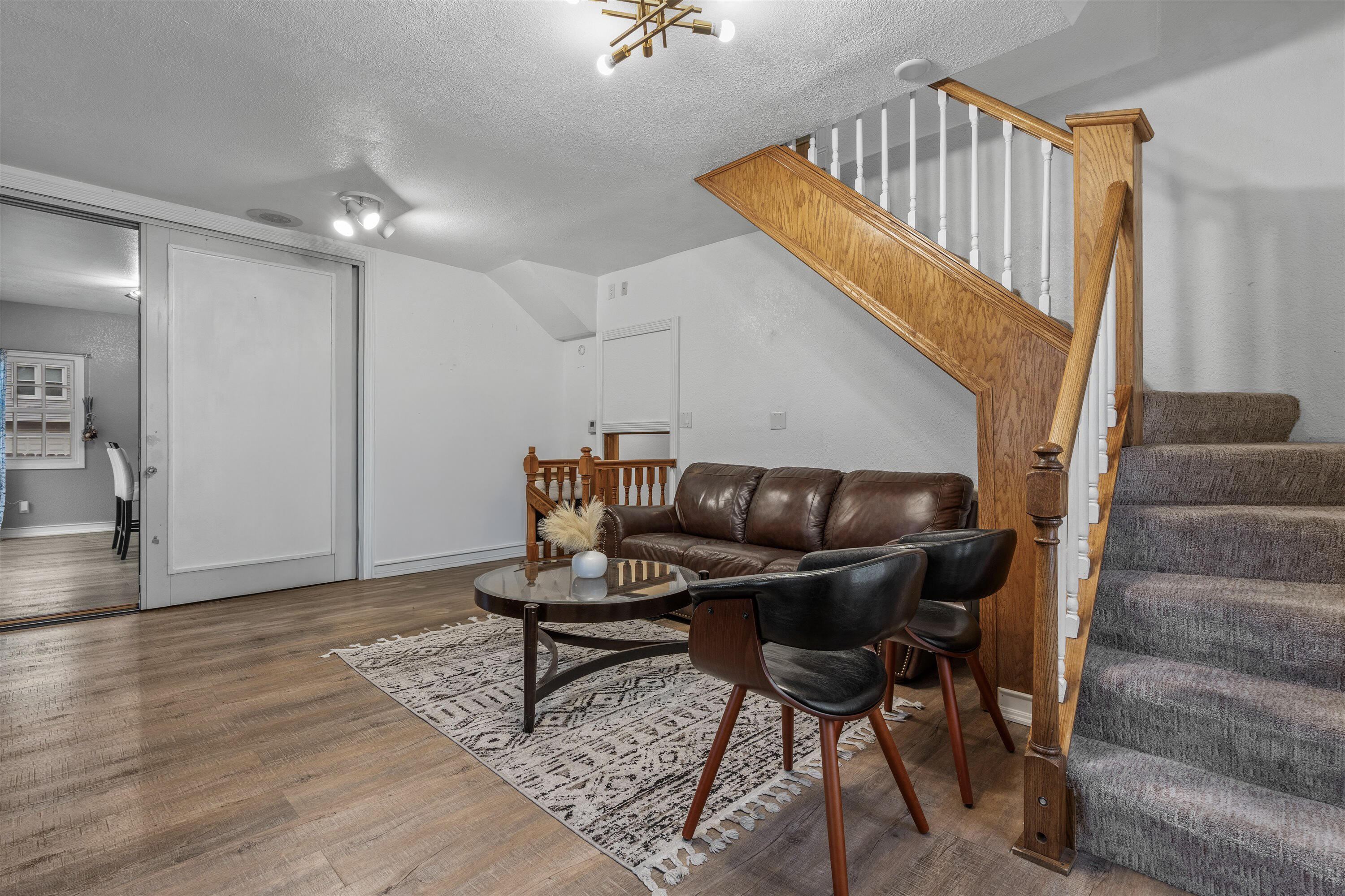 4353 South 5th Street Milwaukee, WI 53207 - Photo 28 of 61 In Law Living Room