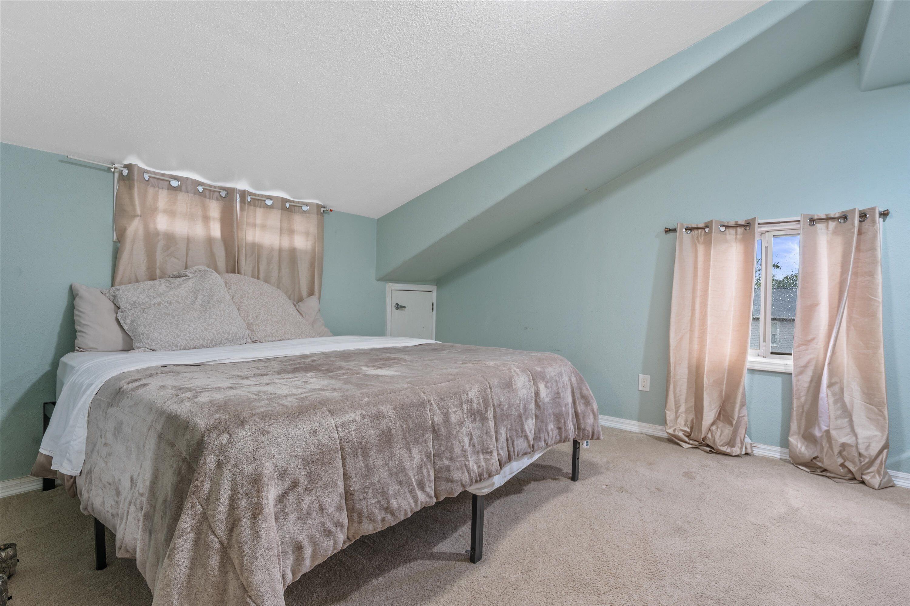 4353 South 5th Street Milwaukee, WI 53207 - Photo 35 of 61 3rd Floor Upper Full Bedroom