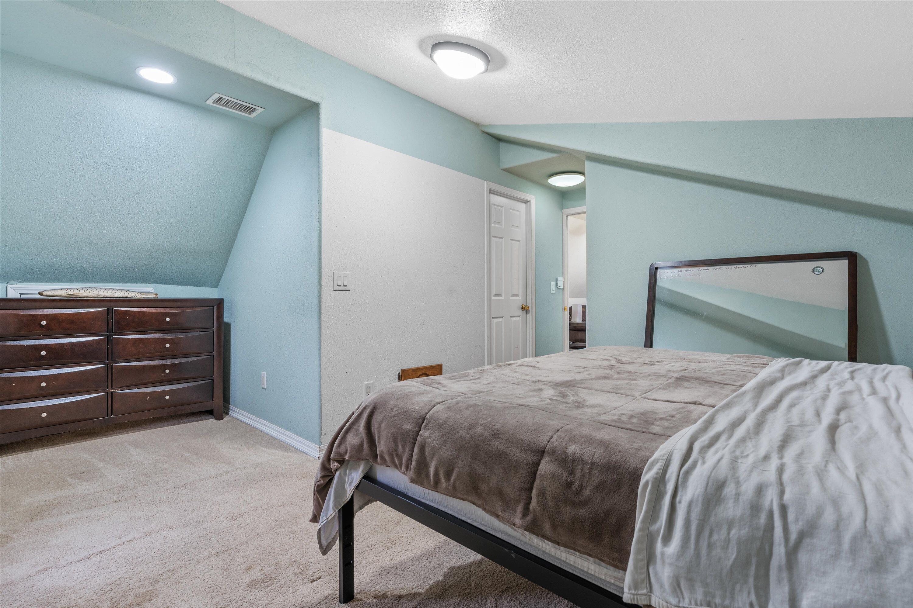 4353 South 5th Street Milwaukee, WI 53207 - Photo 36 of 61 3rd Floor Upper Full Bedroom