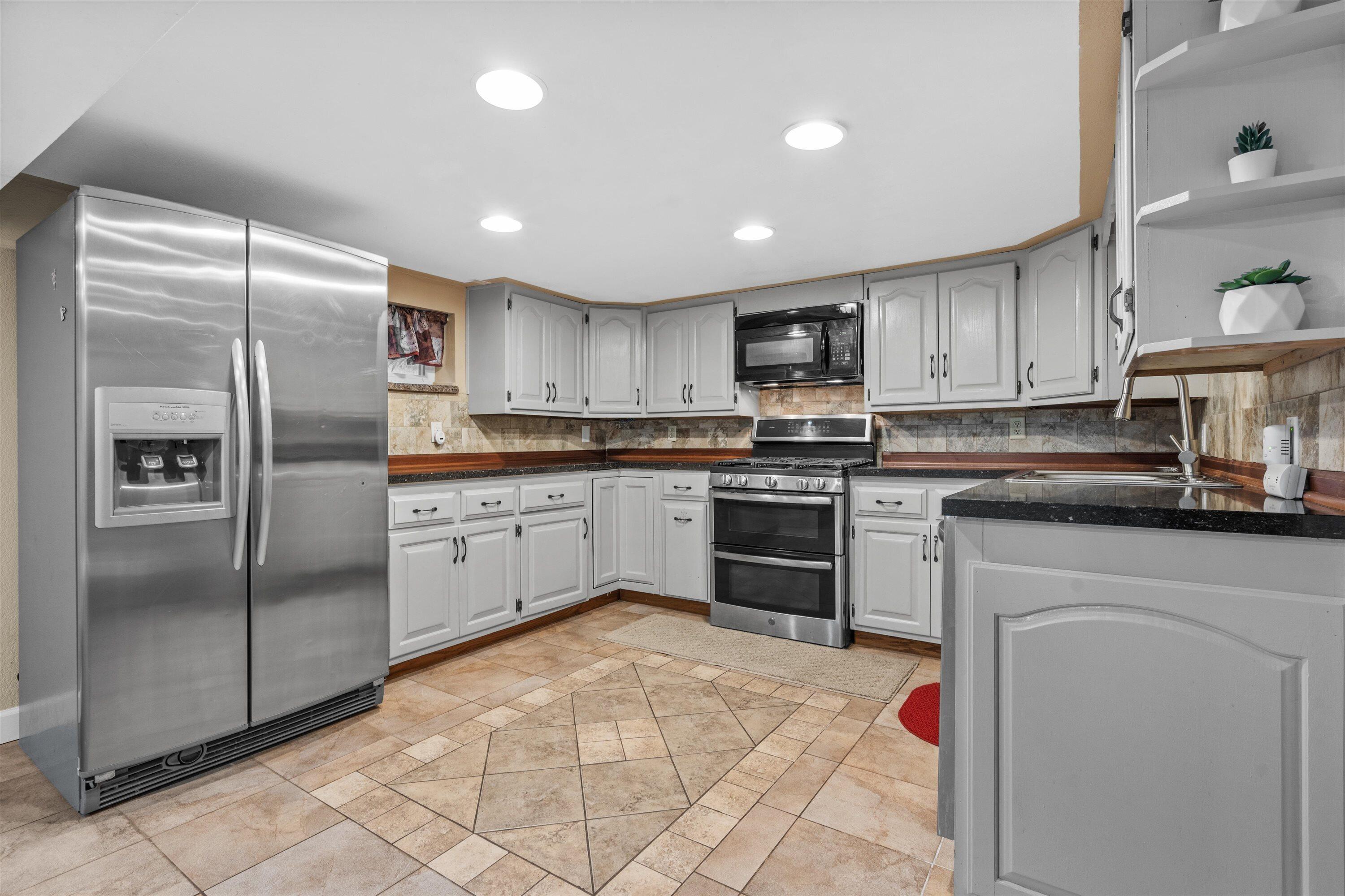 4353 South 5th Street Milwaukee, WI 53207 - Photo 38 of 61 LL Rec Room/ In Law Suite Kitchen